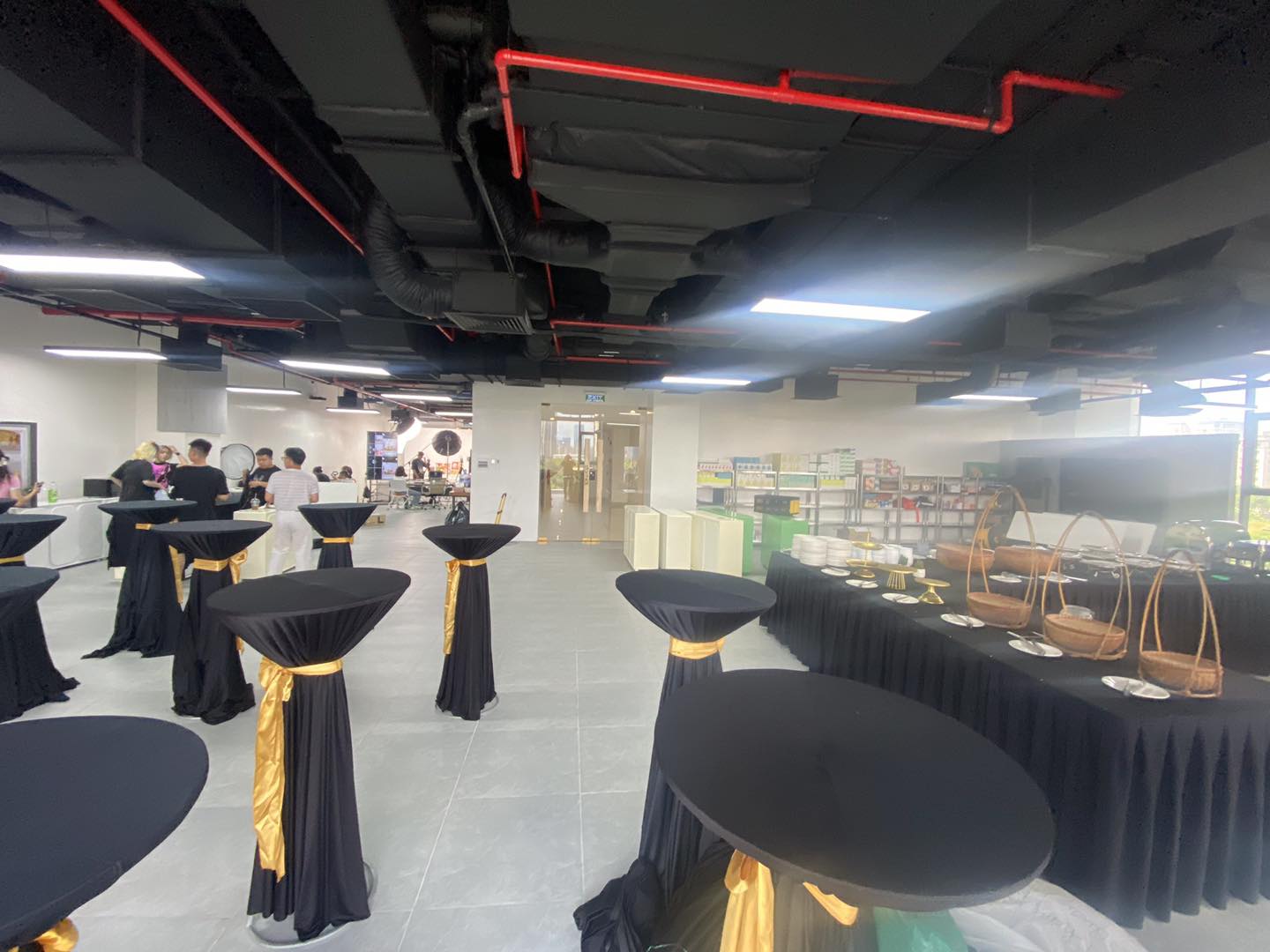 đặt tiệc buffet ở Hoàng Mai