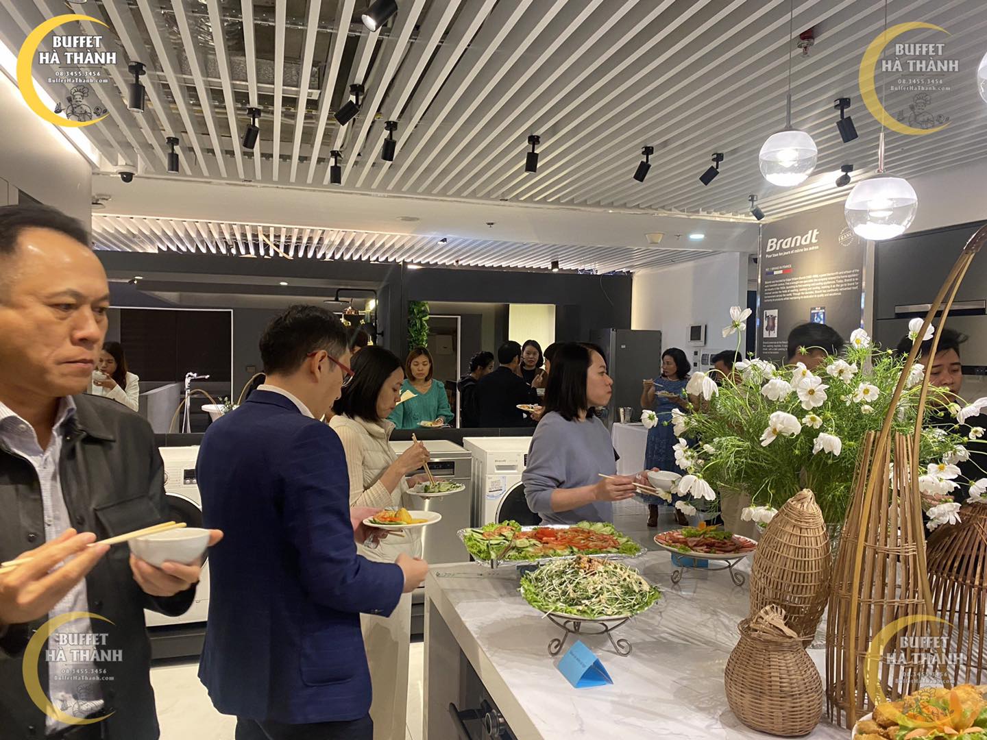 tiệc đứng ở Hai Bà Trưng